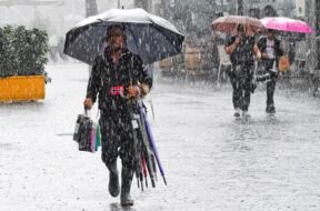 Maltempo-Temporale-a-Napoli_59043946