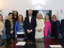 Foto-di-gruppo-firma-Piano-nazionale-eliminazione-violenza-donne-marzo-2024-scaled-595×340