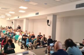 Delegati e tavolo