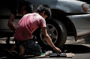 child-labor-934893_640